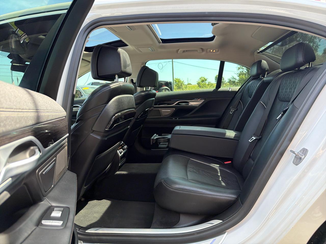 BMW 7 Series 750i xDrive Sedan 2019