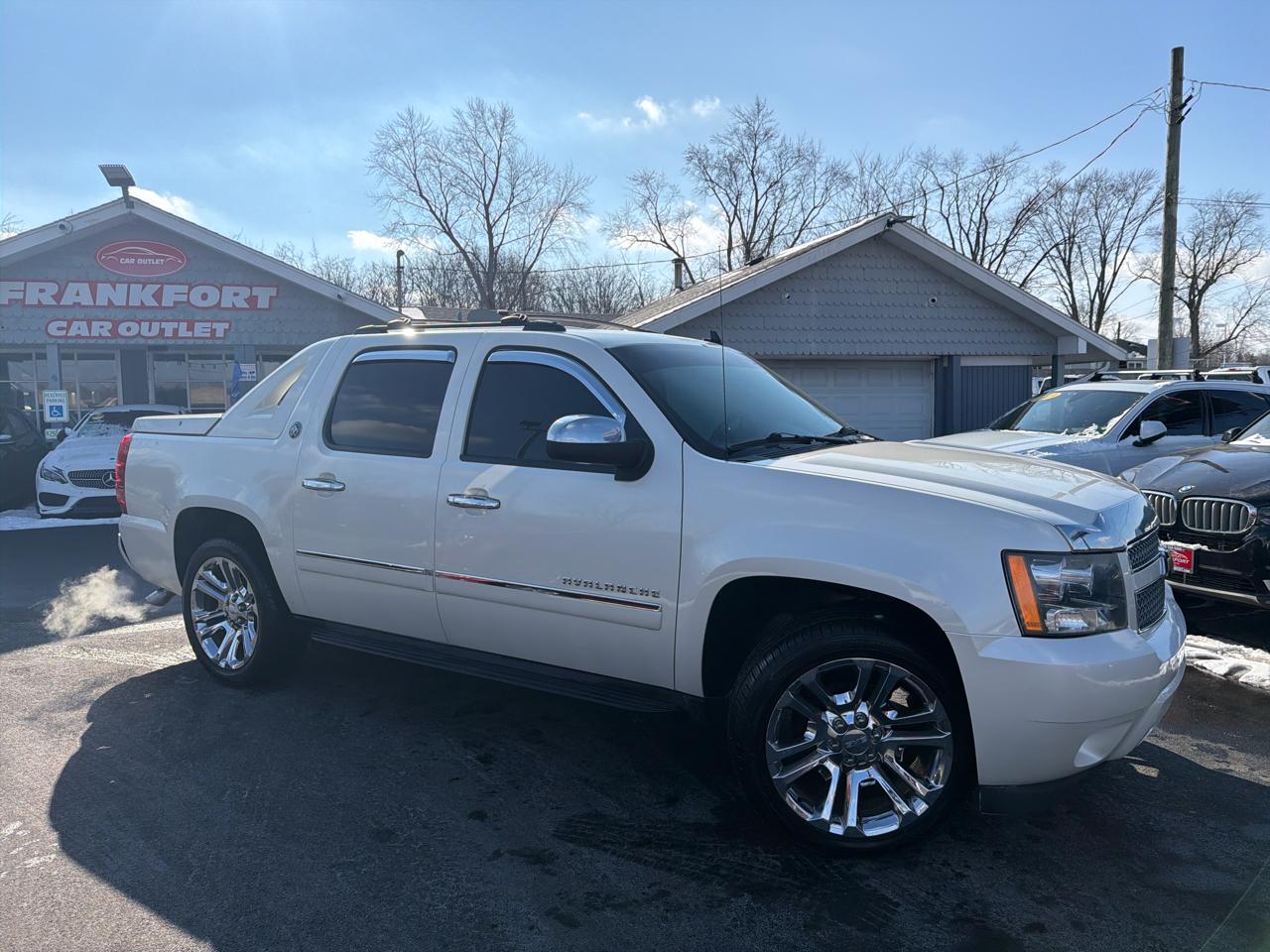 Chevrolet Avalanche 4WD Crew Cab LTZ 2013