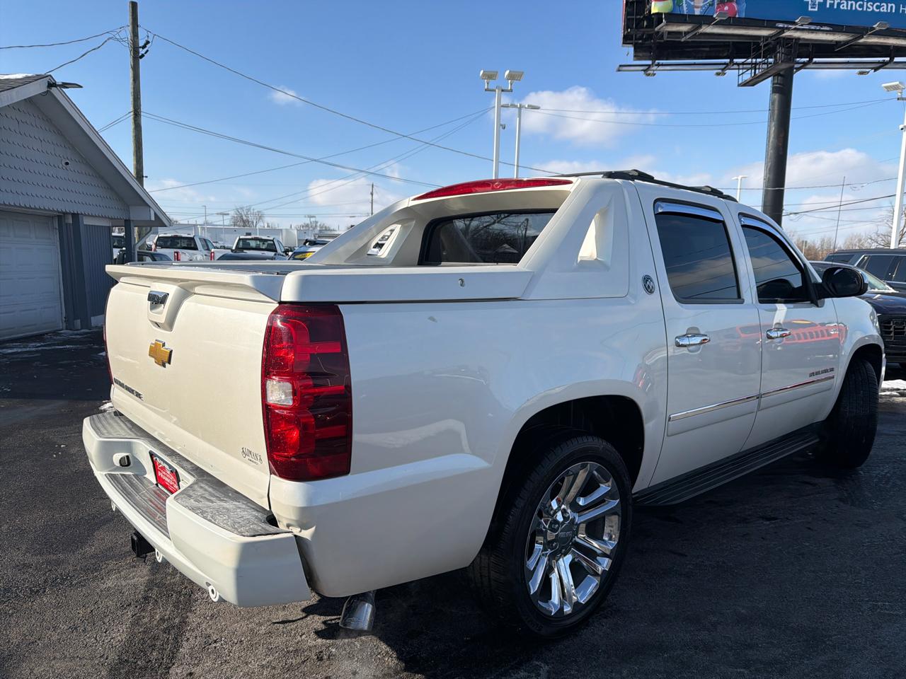 Chevrolet Avalanche 4WD Crew Cab LTZ 2013