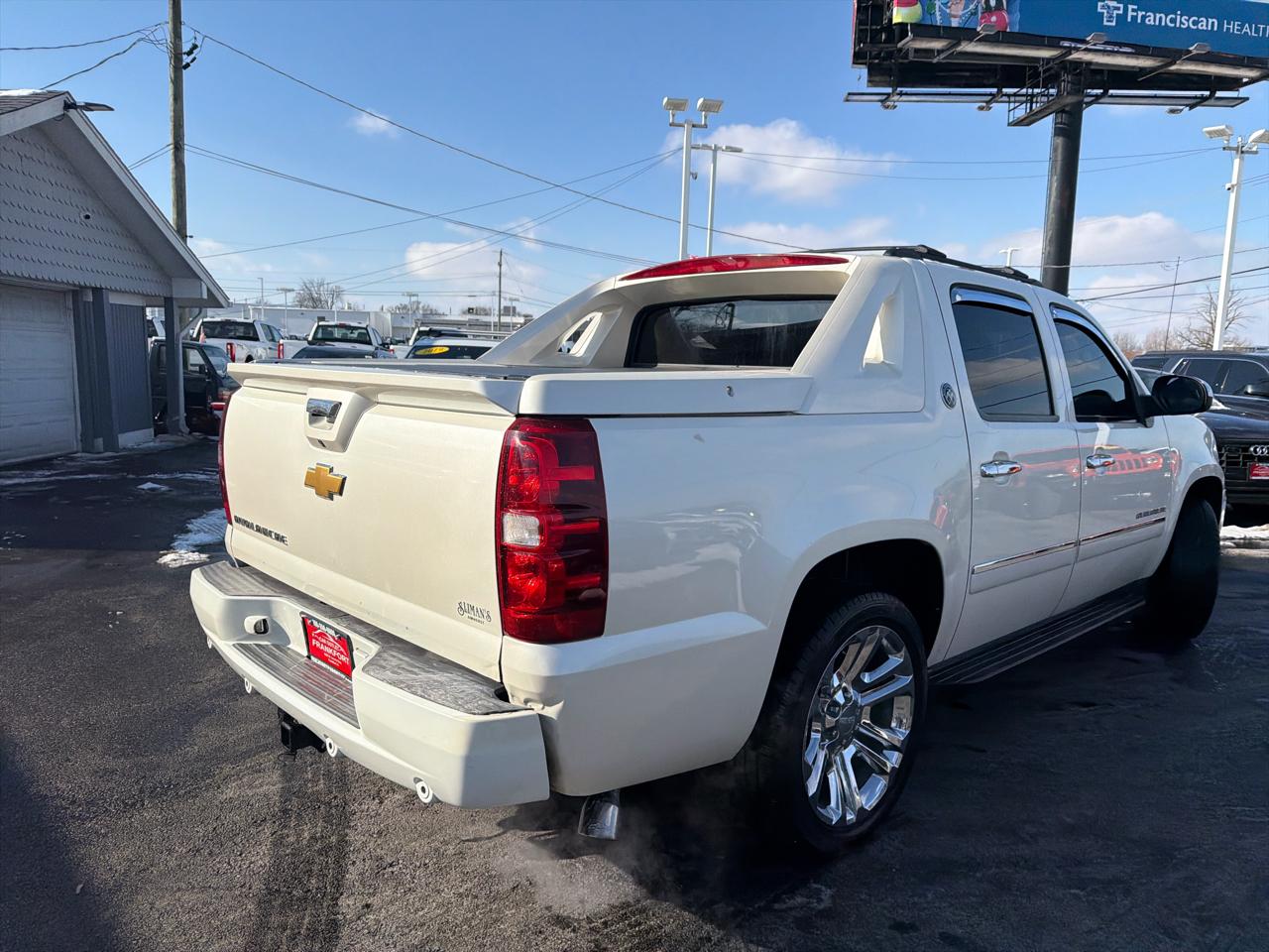 Chevrolet Avalanche 4WD Crew Cab LTZ 2013