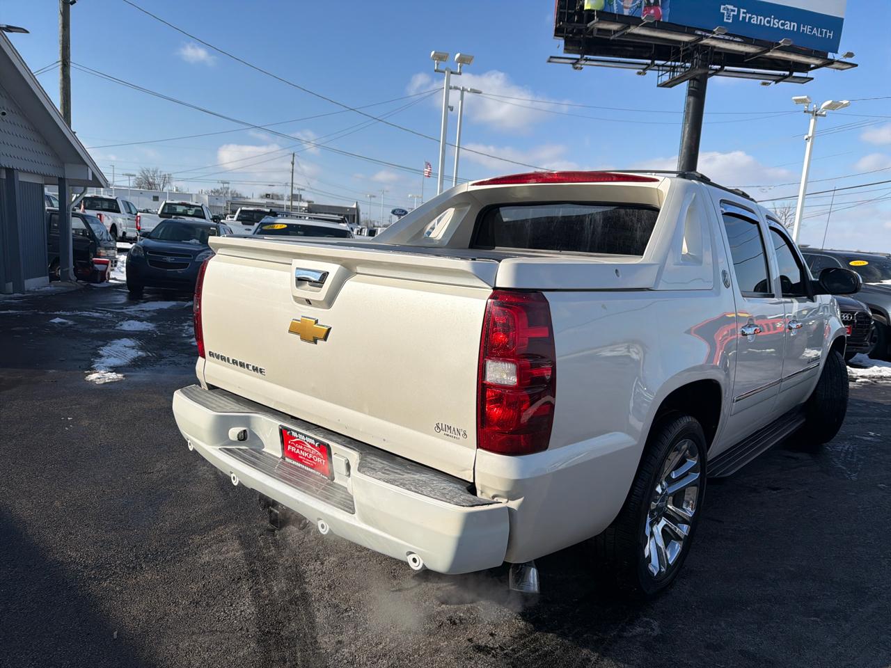 Chevrolet Avalanche 4WD Crew Cab LTZ 2013