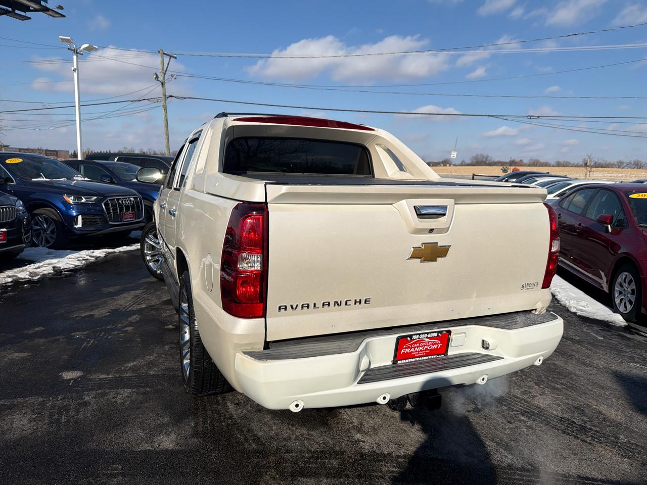 Chevrolet Avalanche 4WD Crew Cab LTZ 2013
