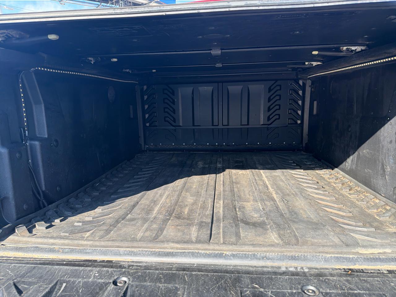 Chevrolet Avalanche 4WD Crew Cab LTZ 2013