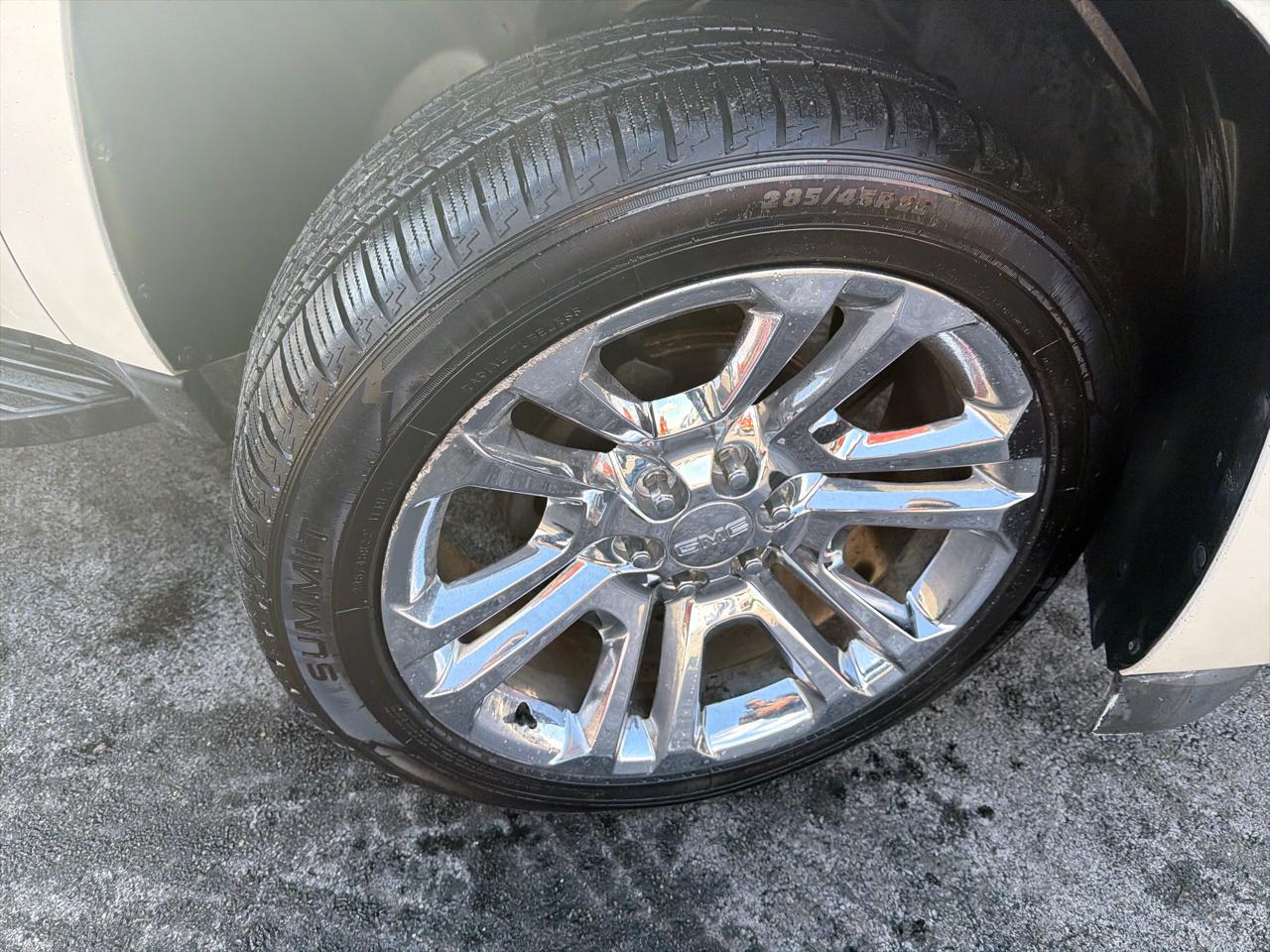 Chevrolet Avalanche 4WD Crew Cab LTZ 2013