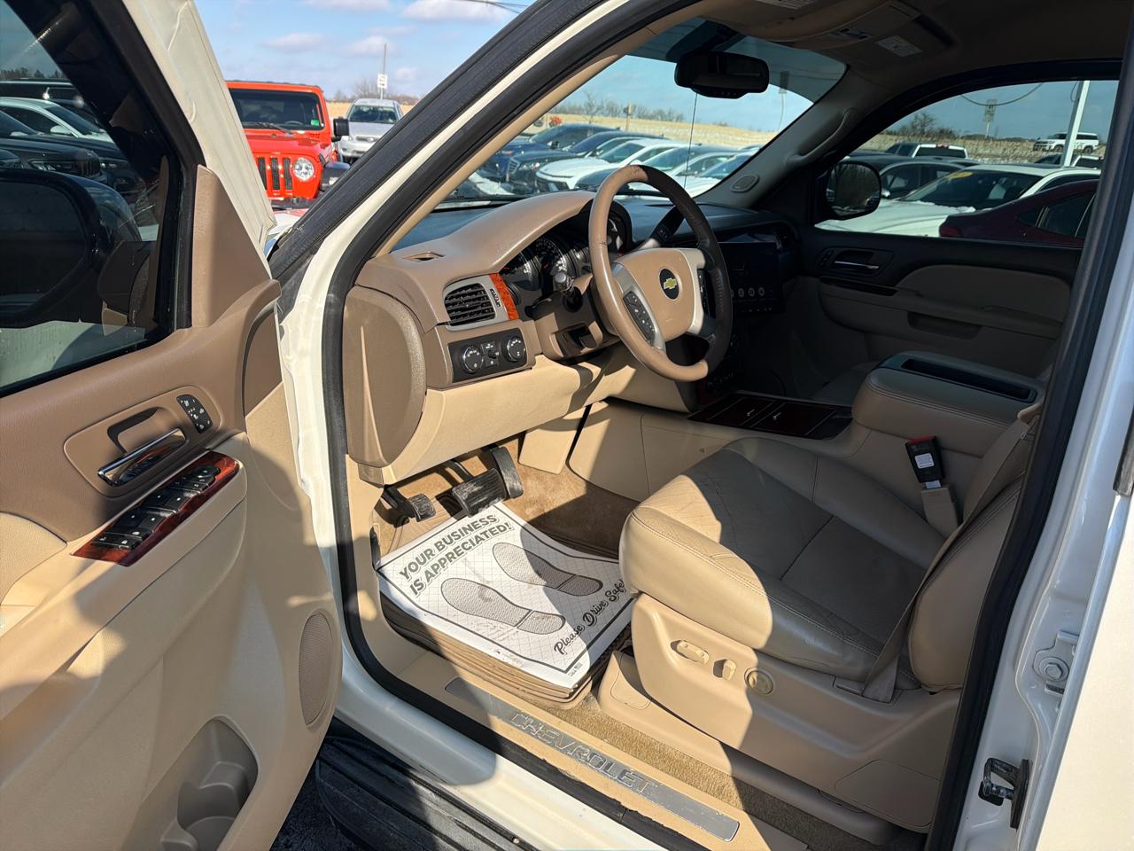 Chevrolet Avalanche 4WD Crew Cab LTZ 2013