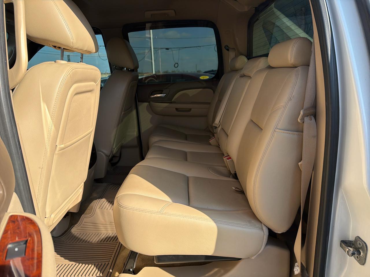 Chevrolet Avalanche 4WD Crew Cab LTZ 2013