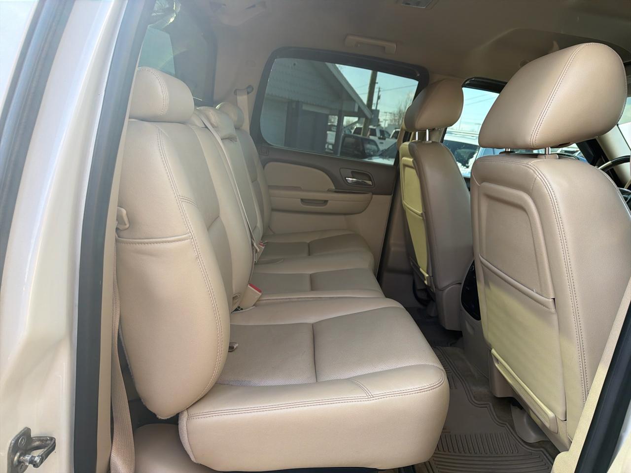 Chevrolet Avalanche 4WD Crew Cab LTZ 2013