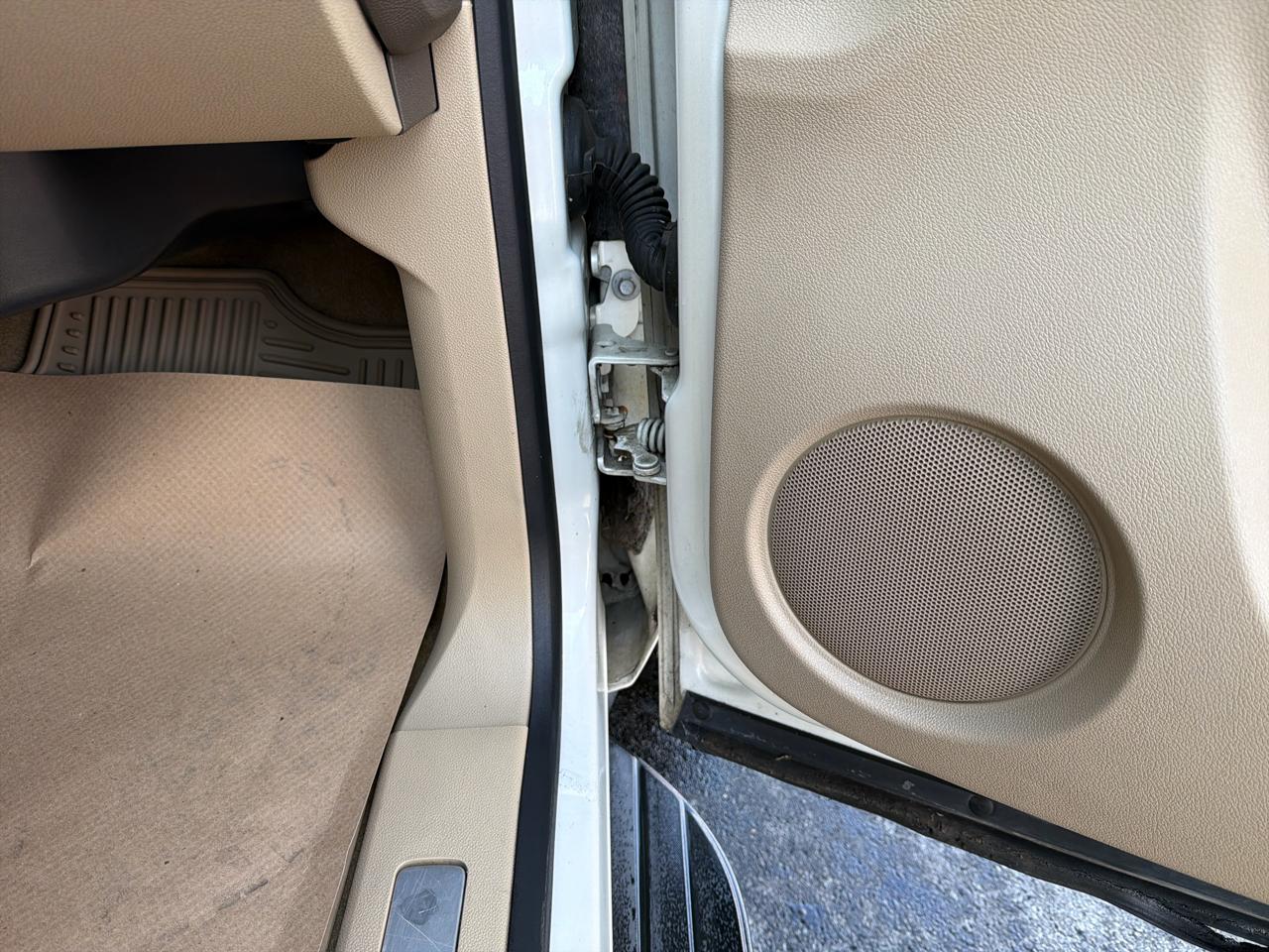 Chevrolet Avalanche 4WD Crew Cab LTZ 2013