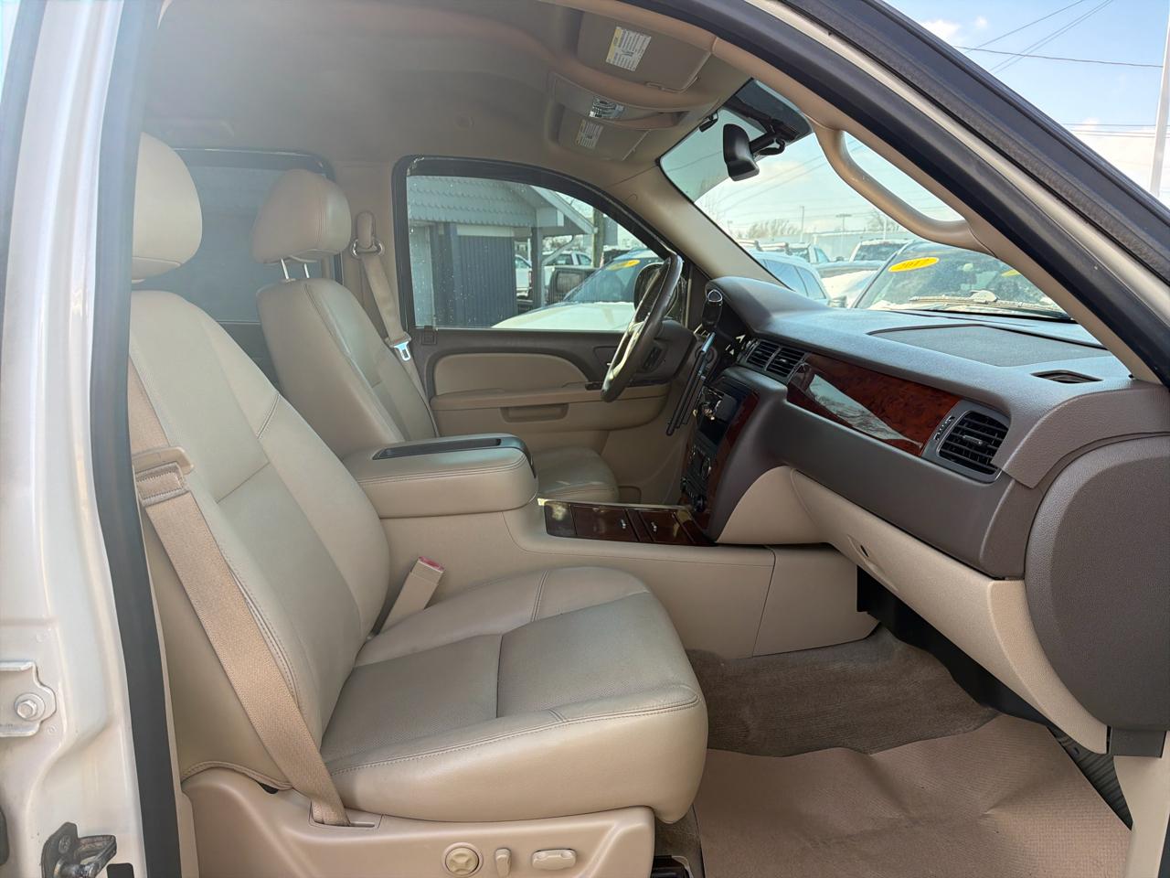 Chevrolet Avalanche 4WD Crew Cab LTZ 2013