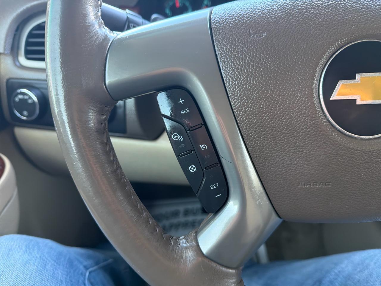 Chevrolet Avalanche 4WD Crew Cab LTZ 2013