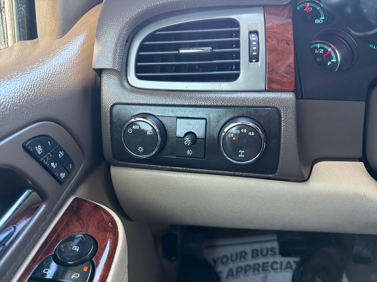 Chevrolet Avalanche 4WD Crew Cab LTZ 2013