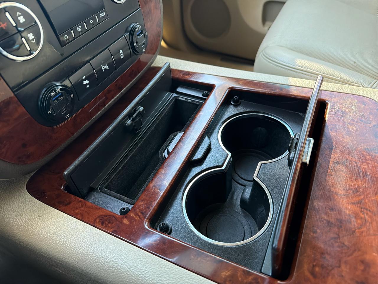 Chevrolet Avalanche 4WD Crew Cab LTZ 2013