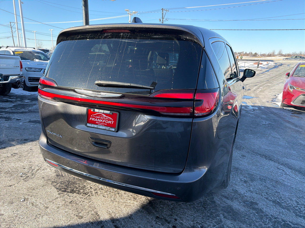 Chrysler Pacifica Touring L FWD 2023