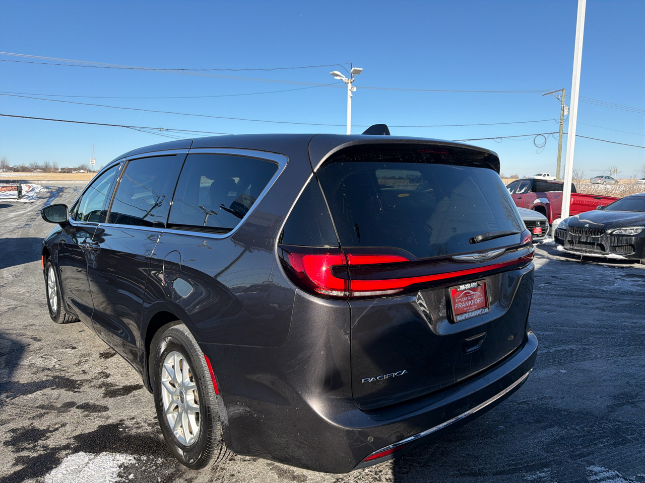 Chrysler Pacifica Touring L FWD 2023
