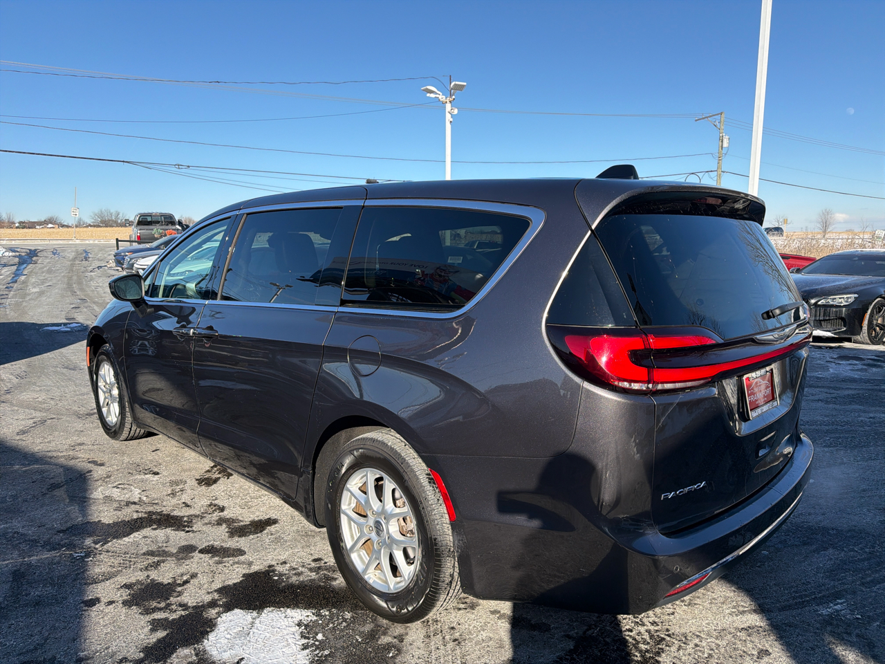 Chrysler Pacifica Touring L FWD 2023