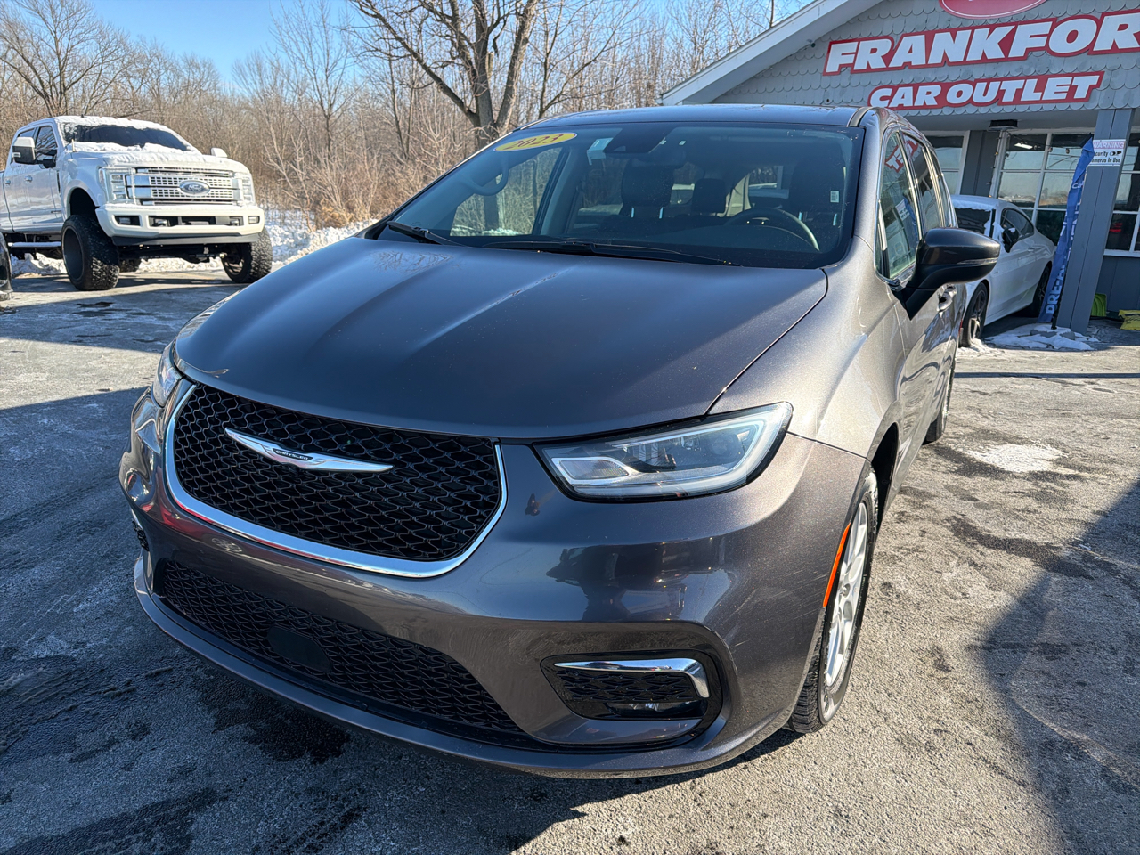 Chrysler Pacifica Touring L FWD 2023