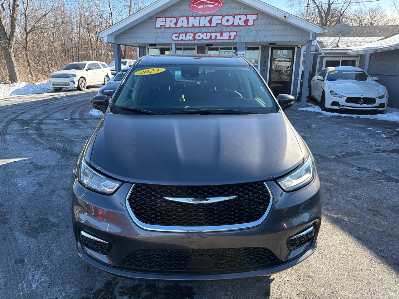 Chrysler Pacifica Touring L FWD 2023