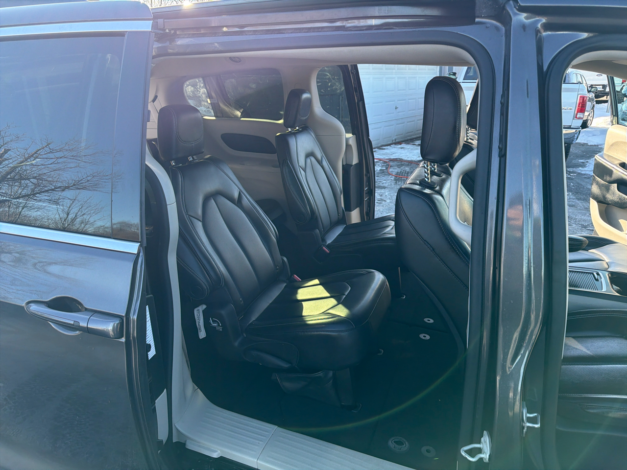 Chrysler Pacifica Touring L FWD 2023