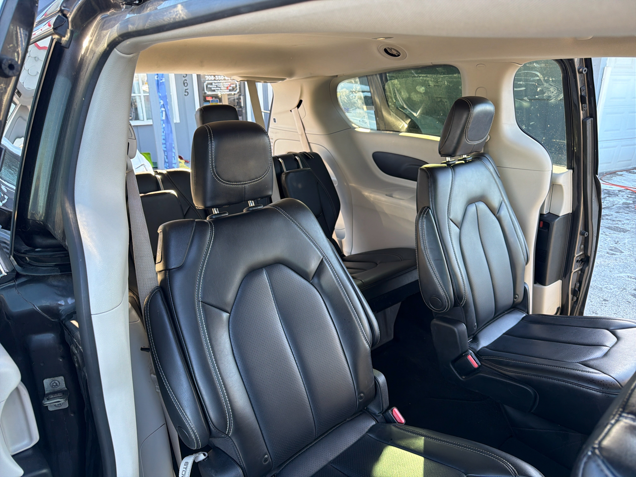 Chrysler Pacifica Touring L FWD 2023