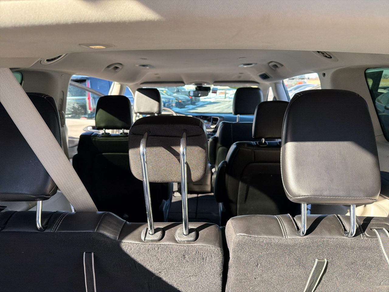 Chrysler Pacifica Touring L FWD 2023