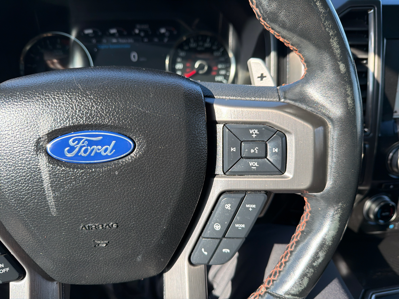 Ford F-150 Raptor 4WD SuperCrew 5.5' Box 2017