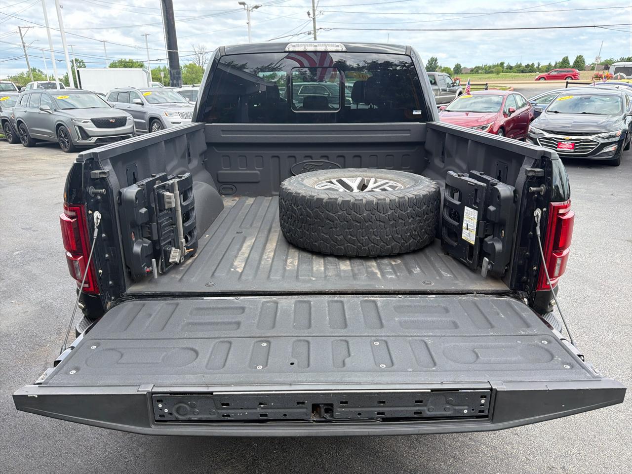 Ford F-150 Raptor 4WD SuperCrew 5.5' Box 2017