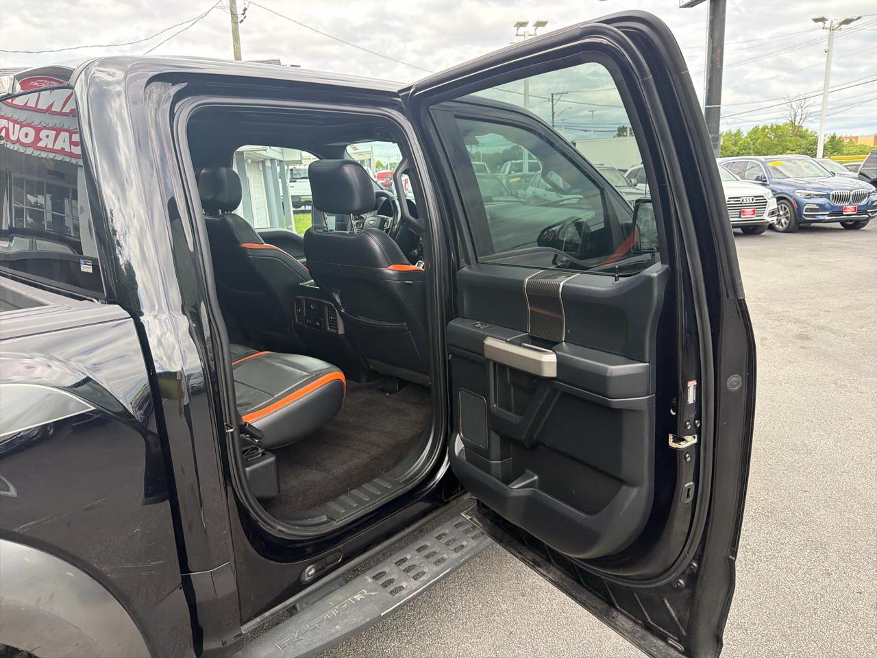 Ford F-150 Raptor 4WD SuperCrew 5.5' Box 2017