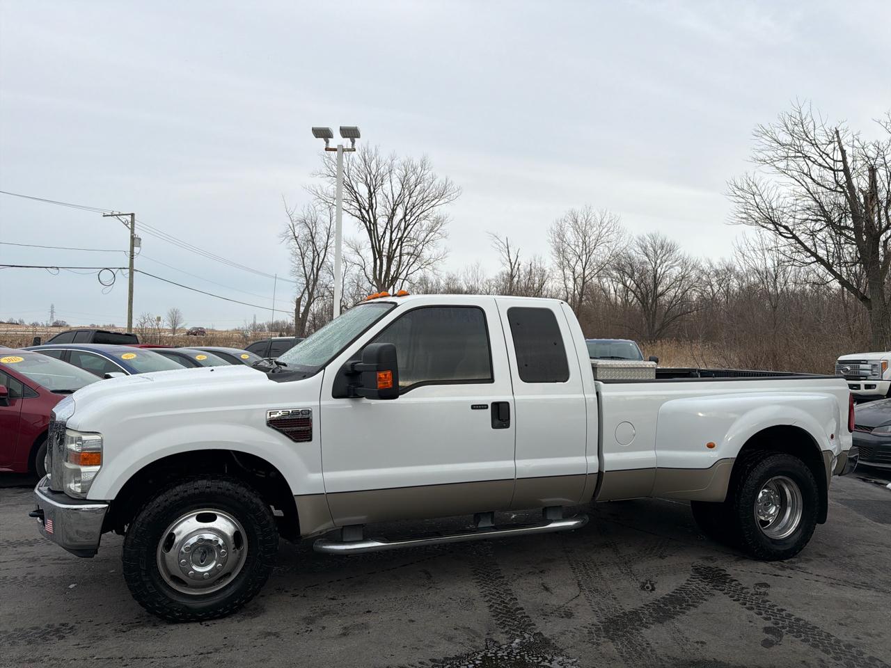 Ford Super Duty F-350 DRW 2WD Reg Cab 165" WB 84" CA XLT 2008