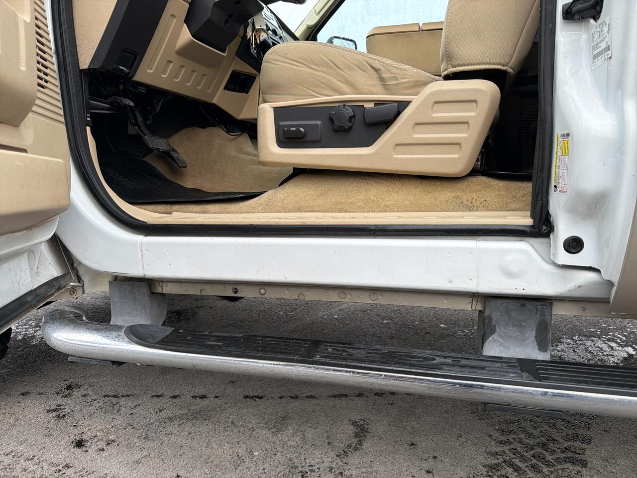 Ford Super Duty F-350 DRW 2WD Reg Cab 165" WB 84" CA XLT 2008