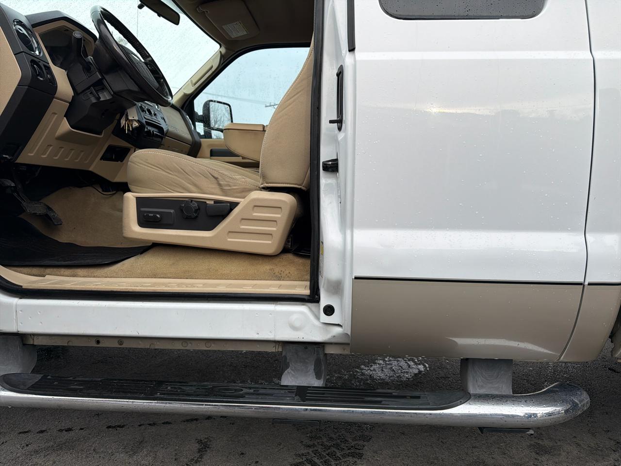 Ford Super Duty F-350 DRW 2WD Reg Cab 165" WB 84" CA XLT 2008