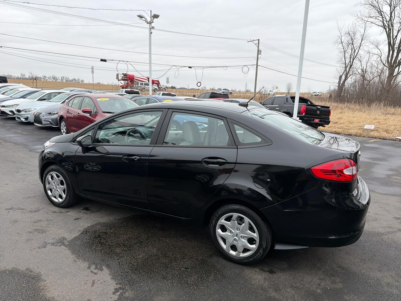 Ford Fiesta 4dr Sdn S 2011