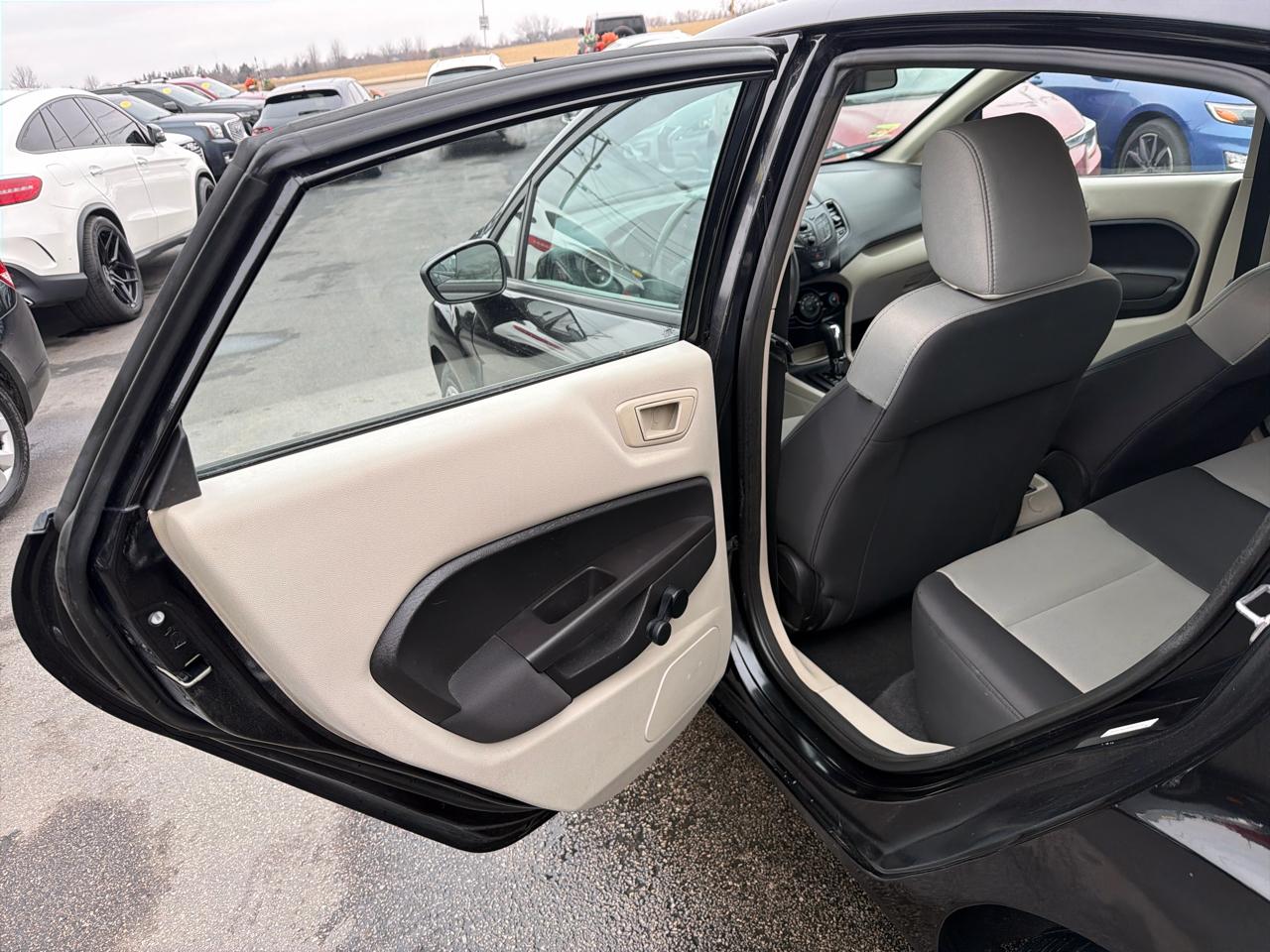 Ford Fiesta 4dr Sdn S 2011