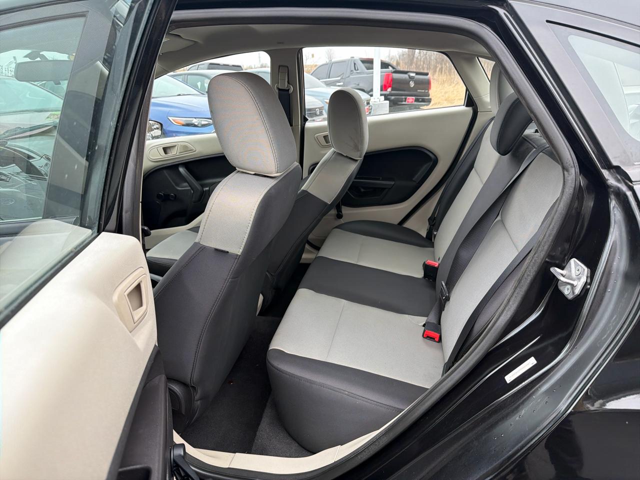 Ford Fiesta 4dr Sdn S 2011