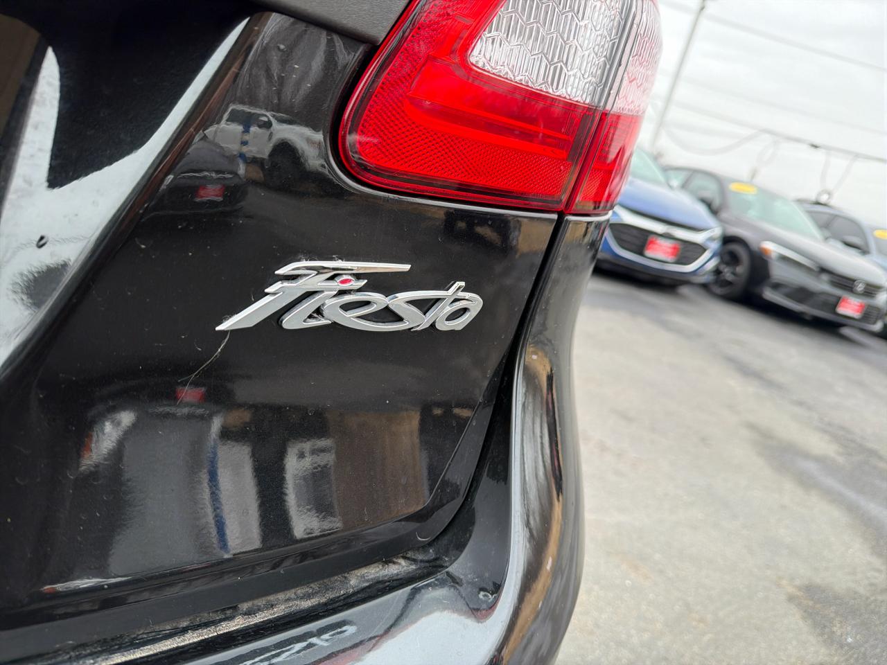 Ford Fiesta 4dr Sdn S 2011