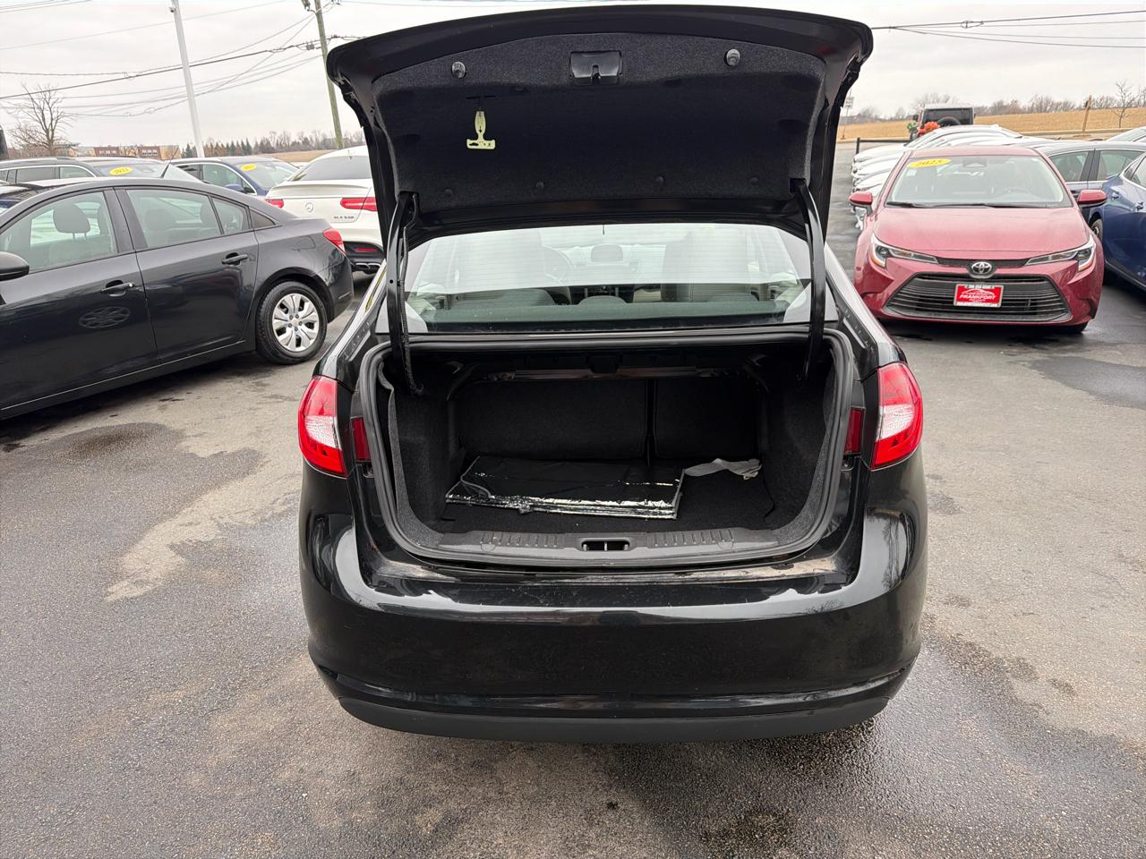 Ford Fiesta 4dr Sdn S 2011