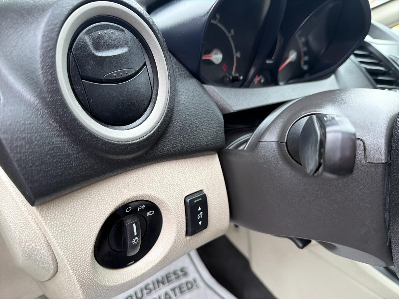 Ford Fiesta 4dr Sdn S 2011