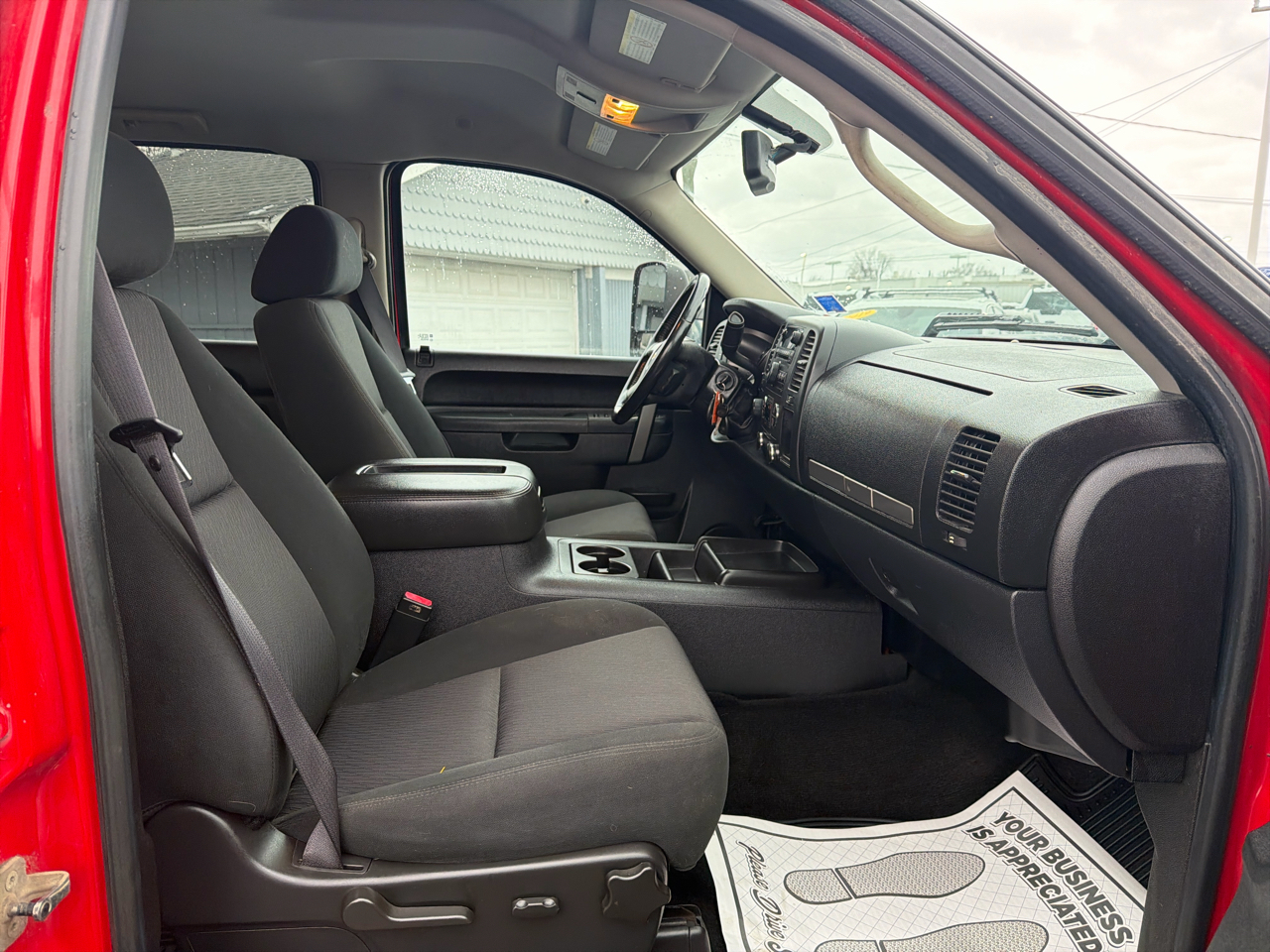 Chevrolet Silverado 3500HD 4WD Crew Cab 167.7" DRW LT 2011