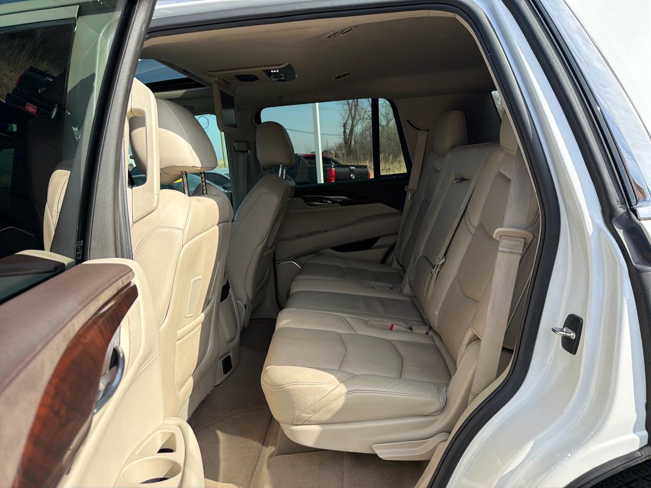 Cadillac Escalade 4WD 4dr Premium Collection 2016