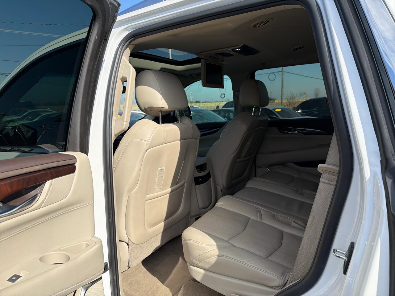 Cadillac Escalade 4WD 4dr Premium Collection 2016