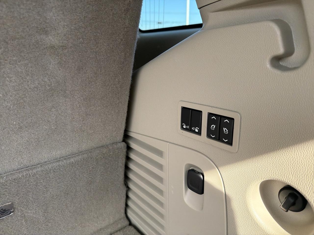 Cadillac Escalade 4WD 4dr Premium Collection 2016