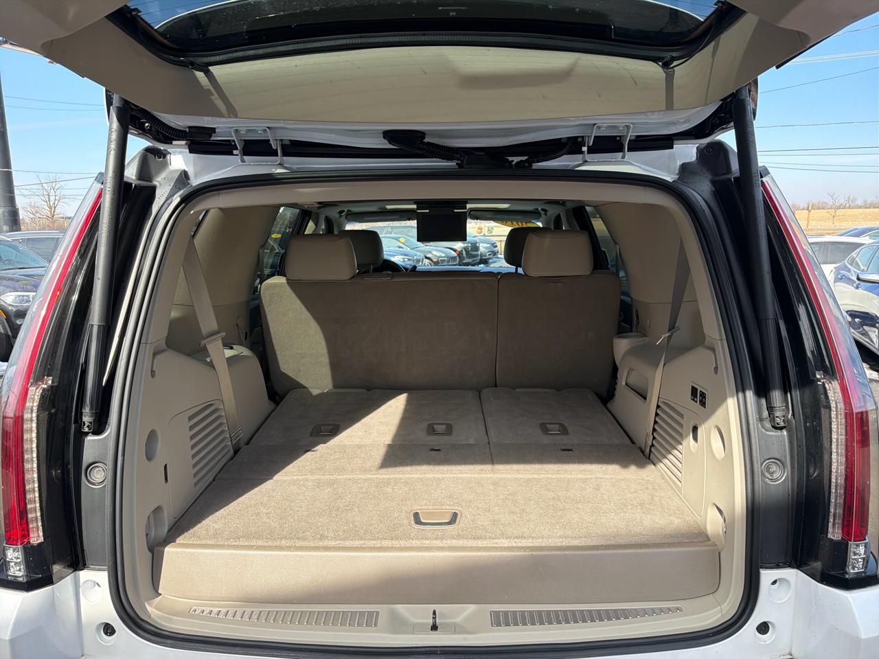 Cadillac Escalade 4WD 4dr Premium Collection 2016