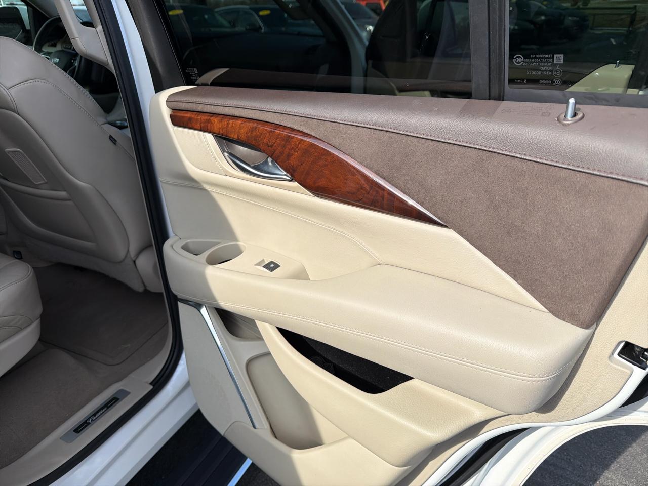 Cadillac Escalade 4WD 4dr Premium Collection 2016