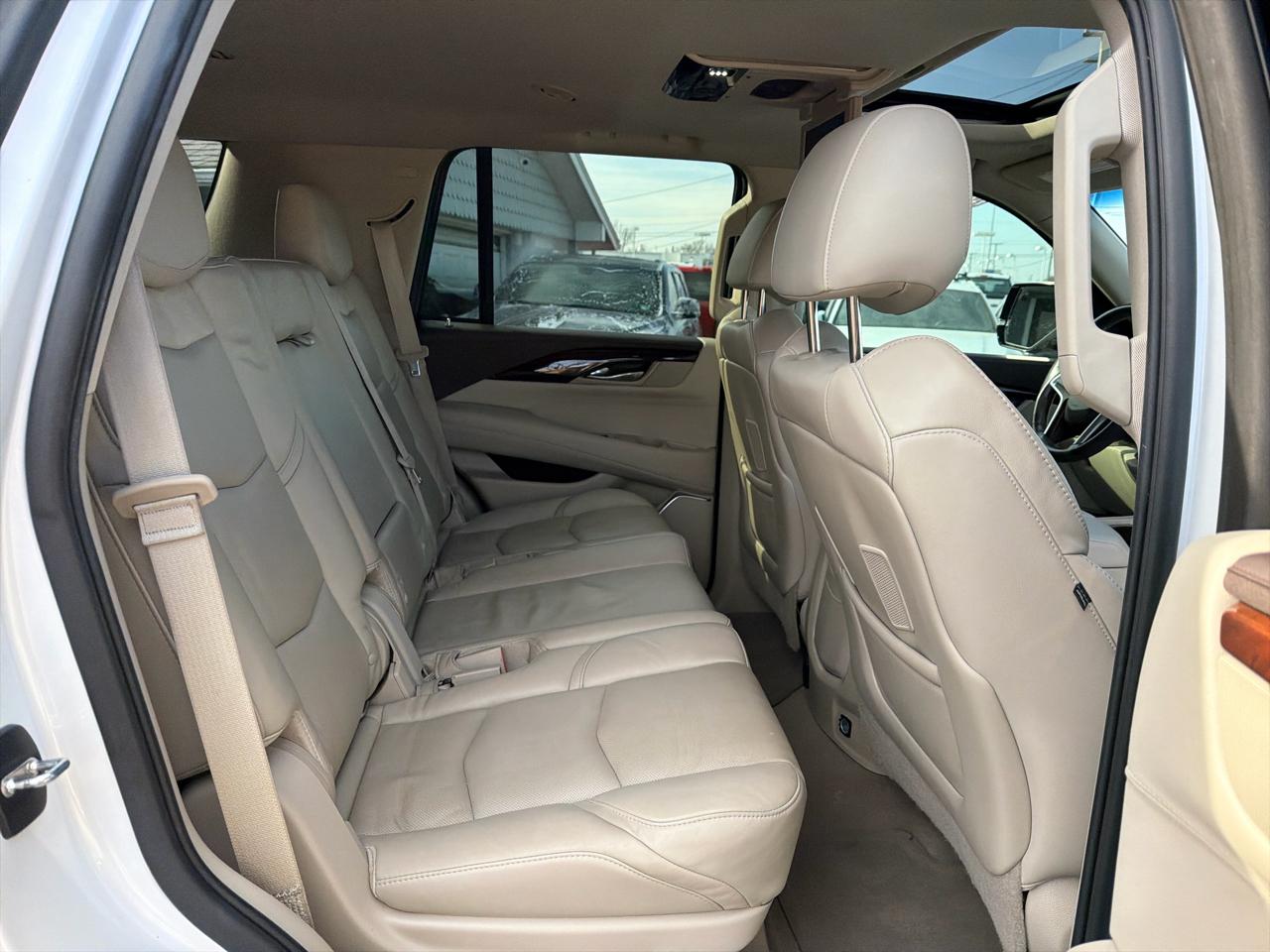 Cadillac Escalade 4WD 4dr Premium Collection 2016