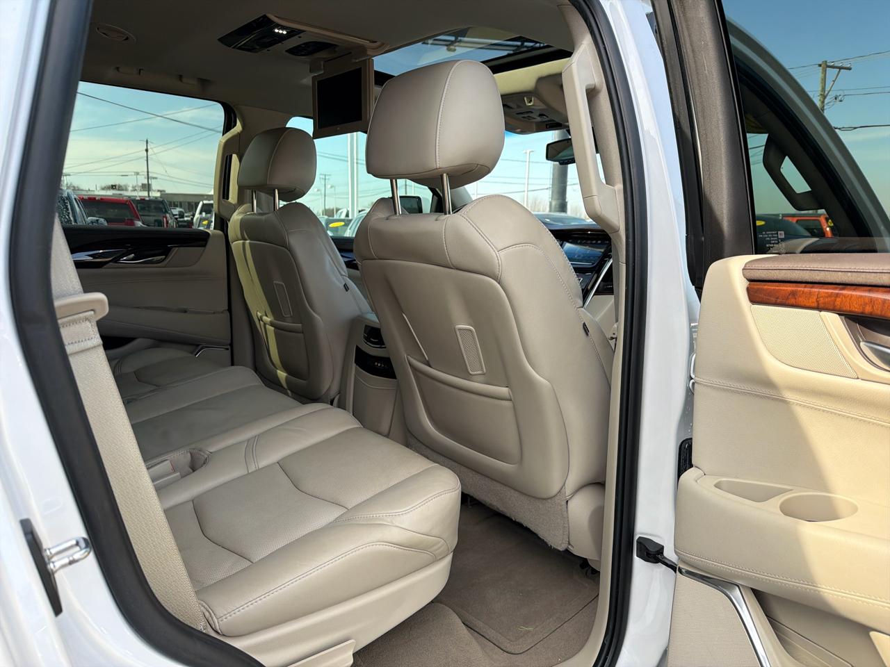 Cadillac Escalade 4WD 4dr Premium Collection 2016