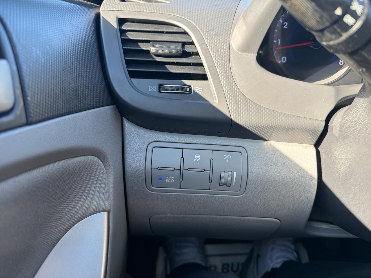 Hyundai Accent 4dr Sdn Auto GLS 2015