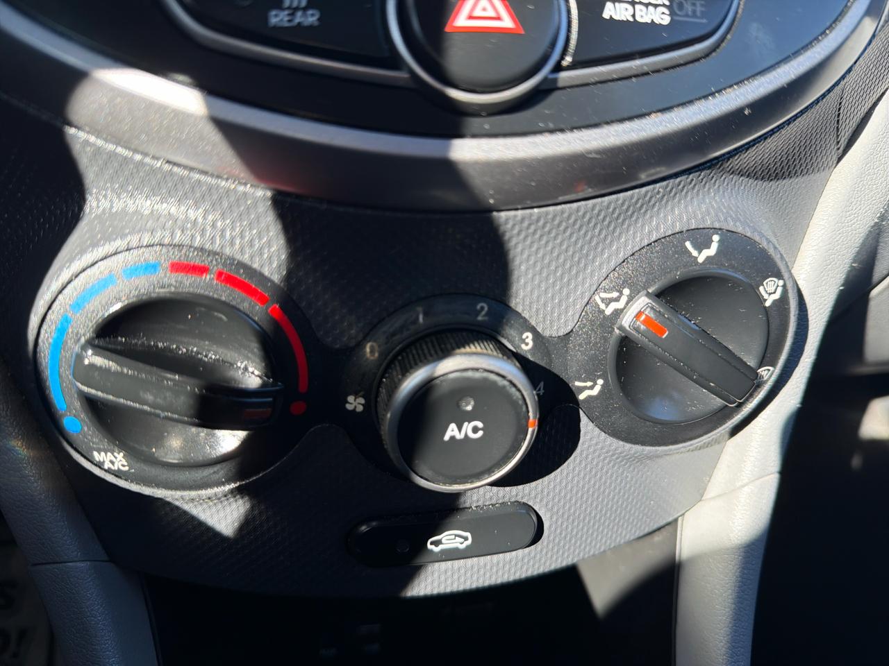 Hyundai Accent 4dr Sdn Auto GLS 2015