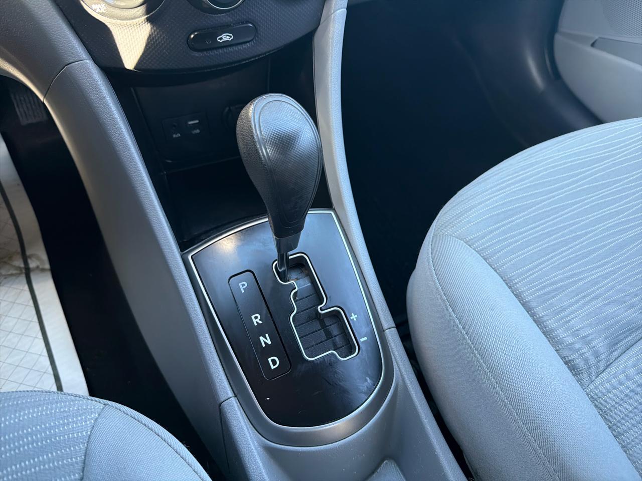 Hyundai Accent 4dr Sdn Auto GLS 2015