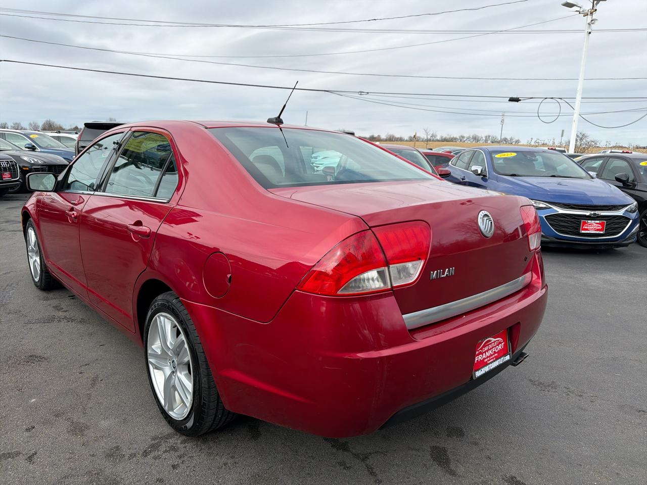 Mercury Milan 4dr Sdn FWD 2010