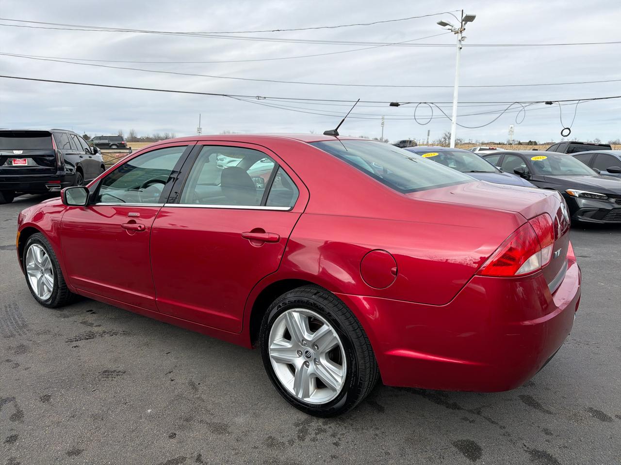 Mercury Milan 4dr Sdn FWD 2010