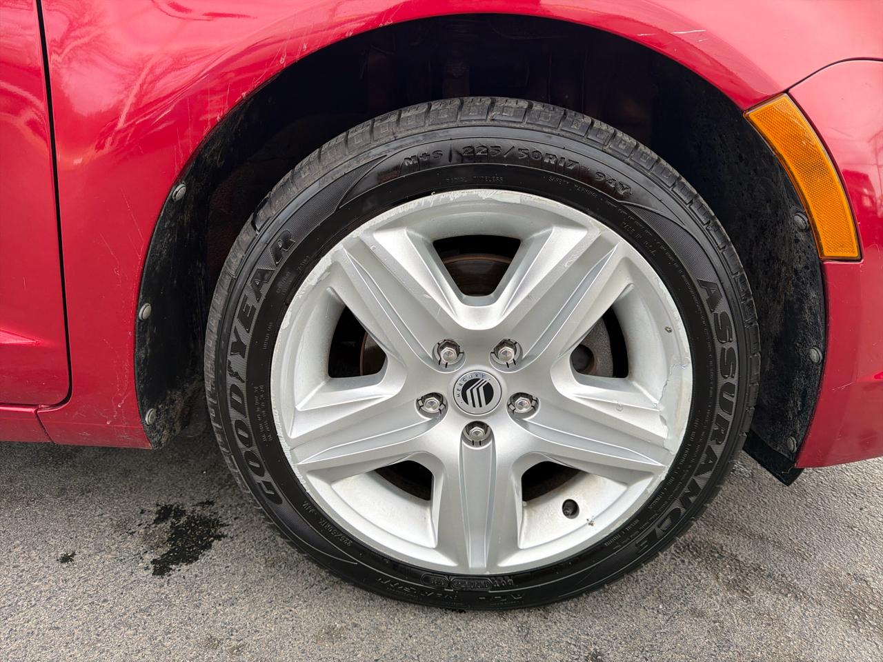 Mercury Milan 4dr Sdn FWD 2010